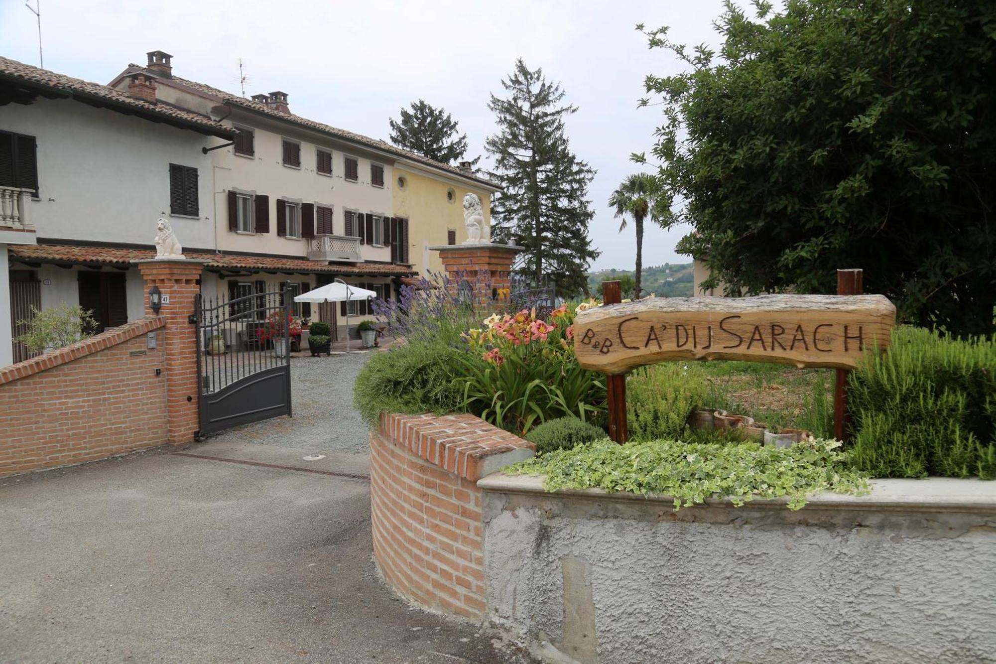 Ca' Dij Sarach Apartment Canelli Bagian luar foto